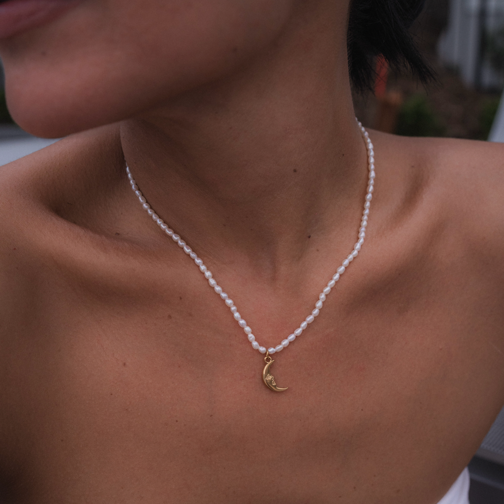 La Luna Dainty Pearl Necklace