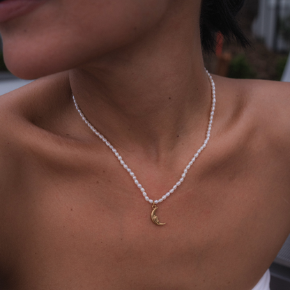 La Luna Dainty Pearl Necklace