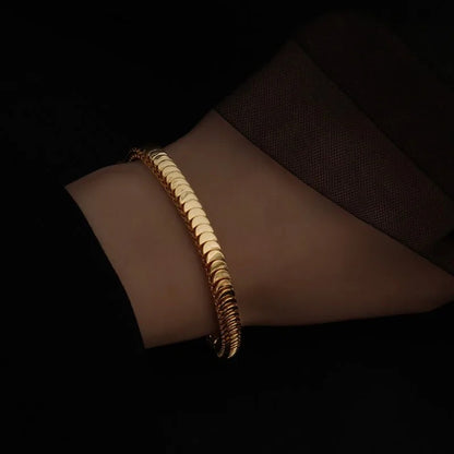 Bora Scalloped Bracelet